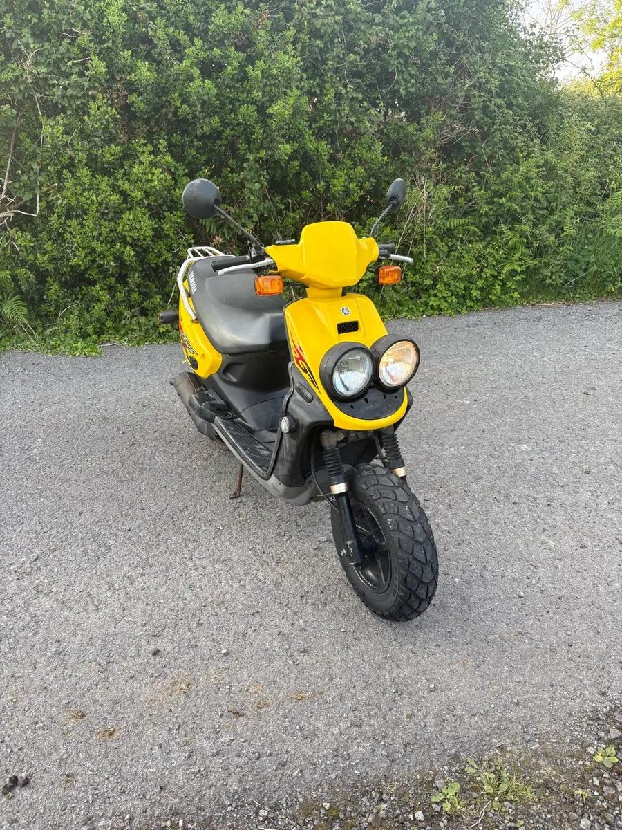 Yamaha 50cc moped - Image 1
