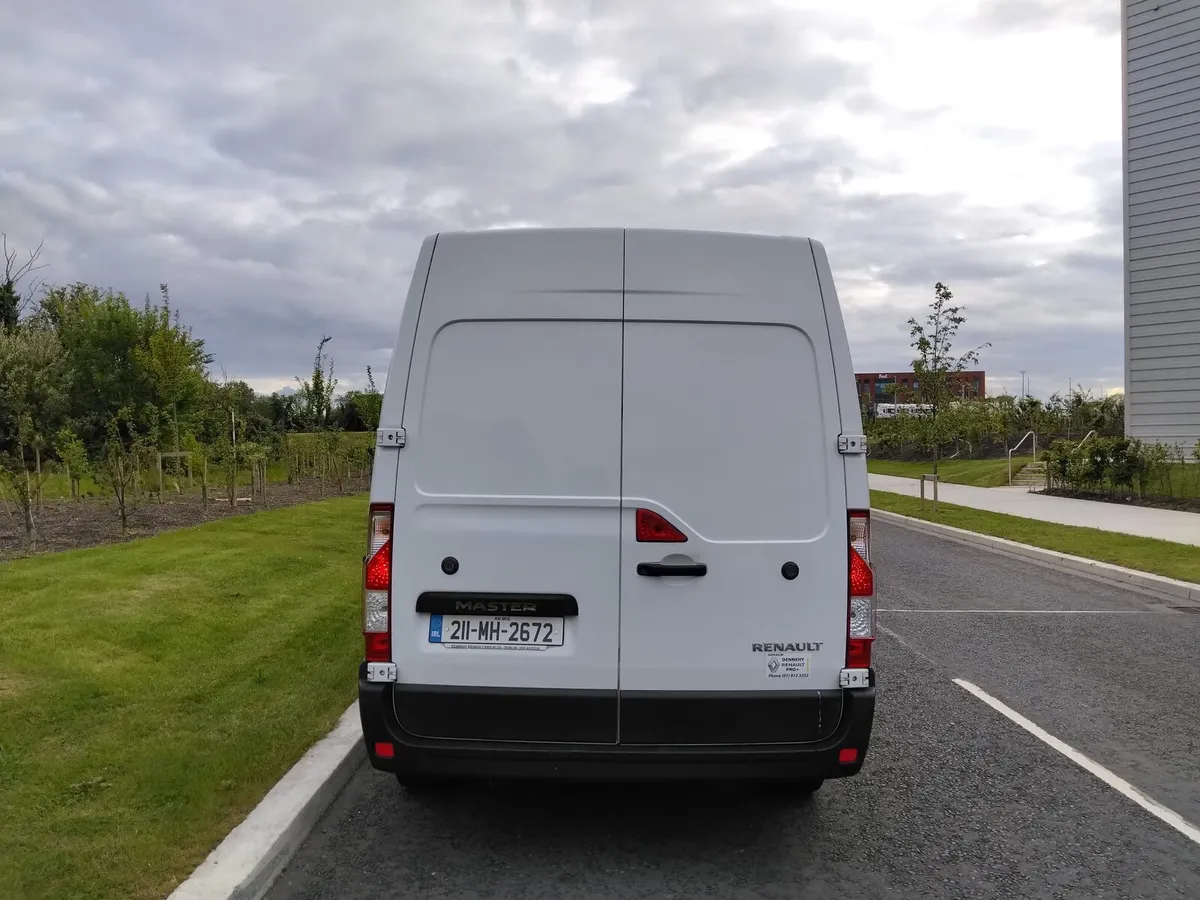 Renault Master 150bhp LWB Semii High Roof - Image 3