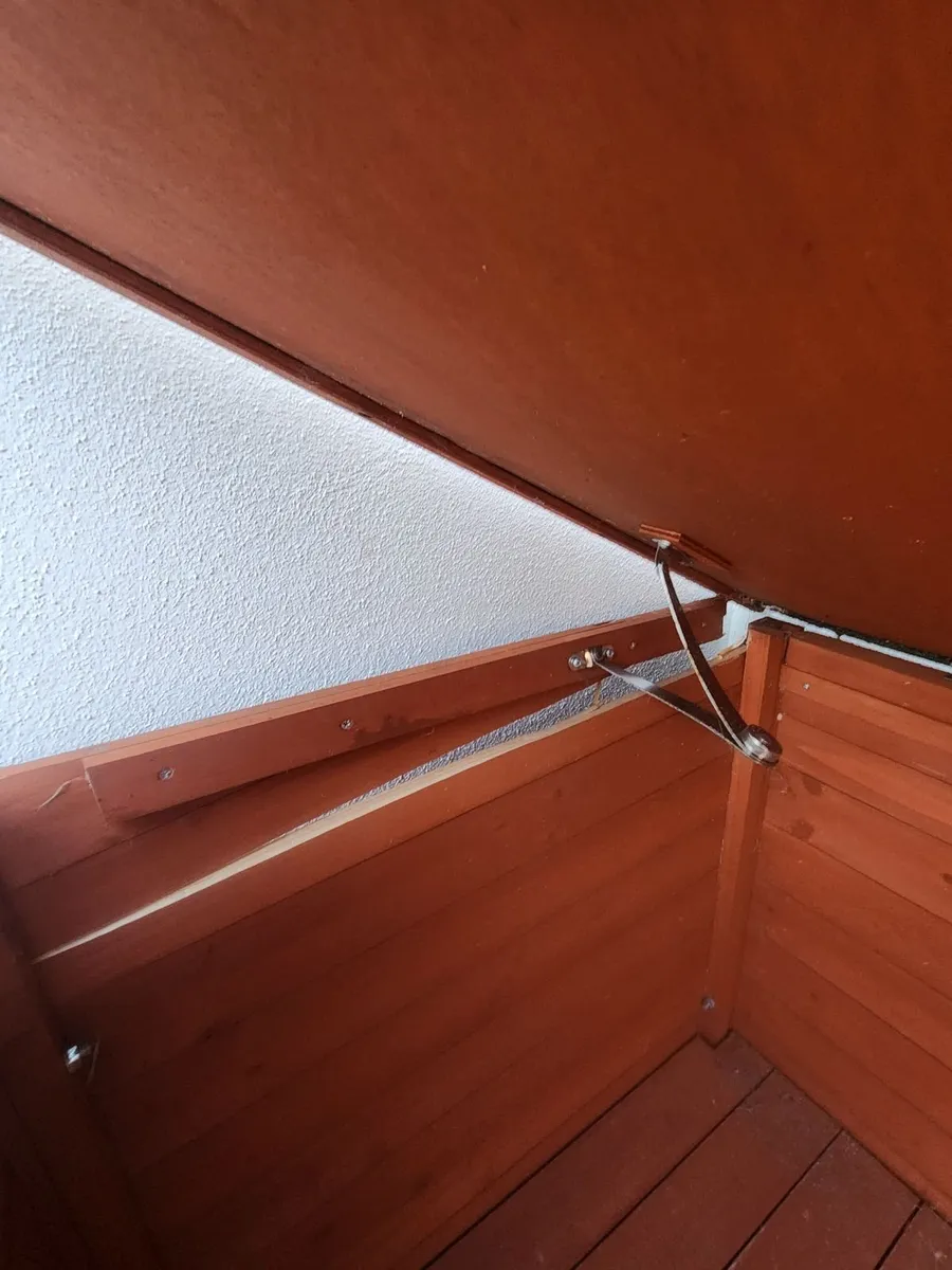 Free Wooden Dog House - Image 3