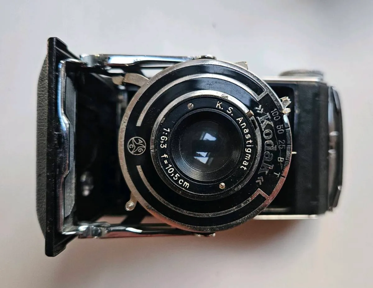 Vintage Kodak Six 20 B Camera With Original Box - Image 3