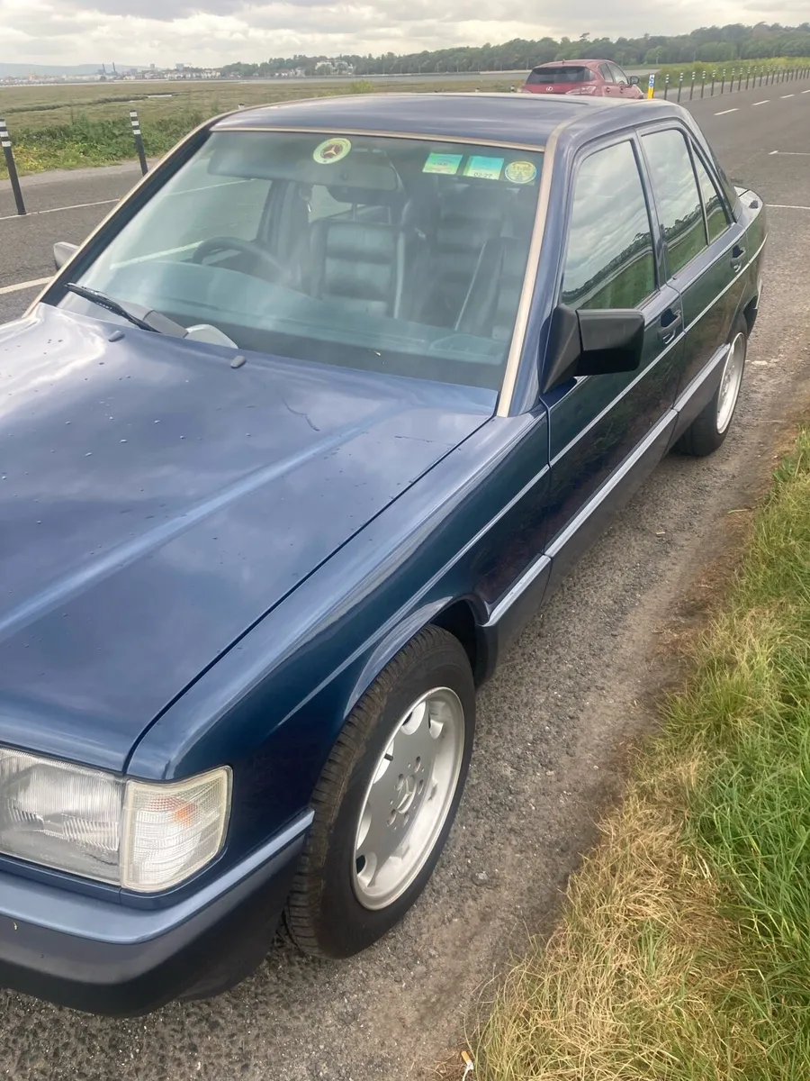 Mercedes 190E - Image 2
