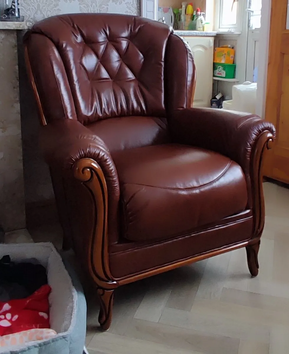 Italian leather 3 piece suite - Image 2