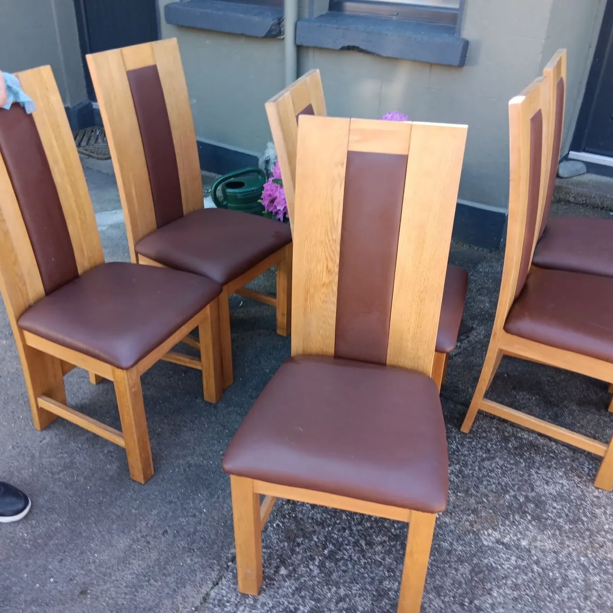 Solid Oak Dining table and chairs - Image 3
