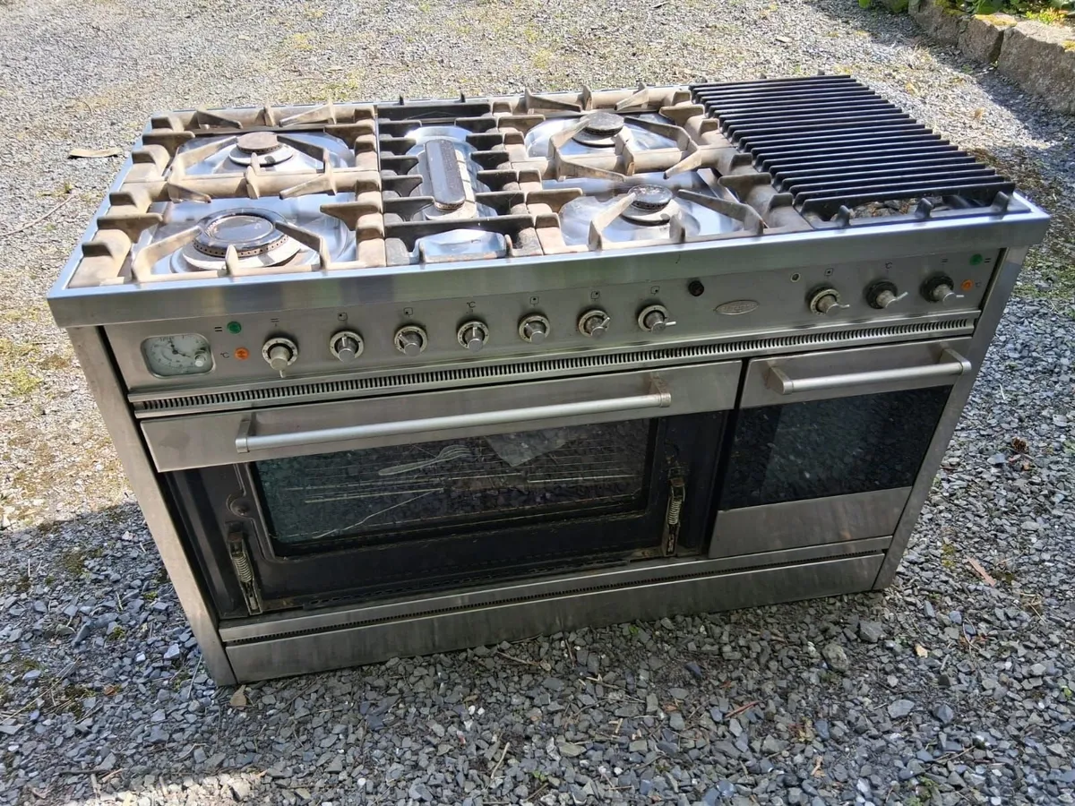 Britannia range cooker - Image 1