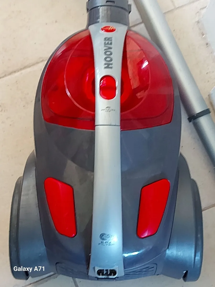 HOOVER Vacuum Cleaner Model SE71, Powerful suction - Image 2