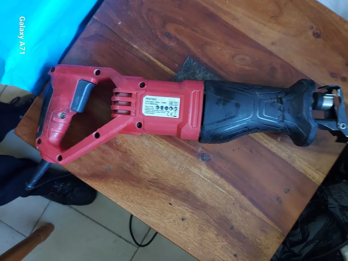 Performance Power 700W Reciprocating Saw, Model PR - Image 2