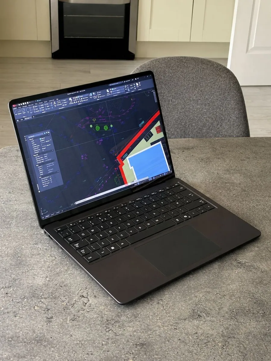 Surface Laptop 7 13.8" SXE | 16GB | 512GB | Black - Image 1