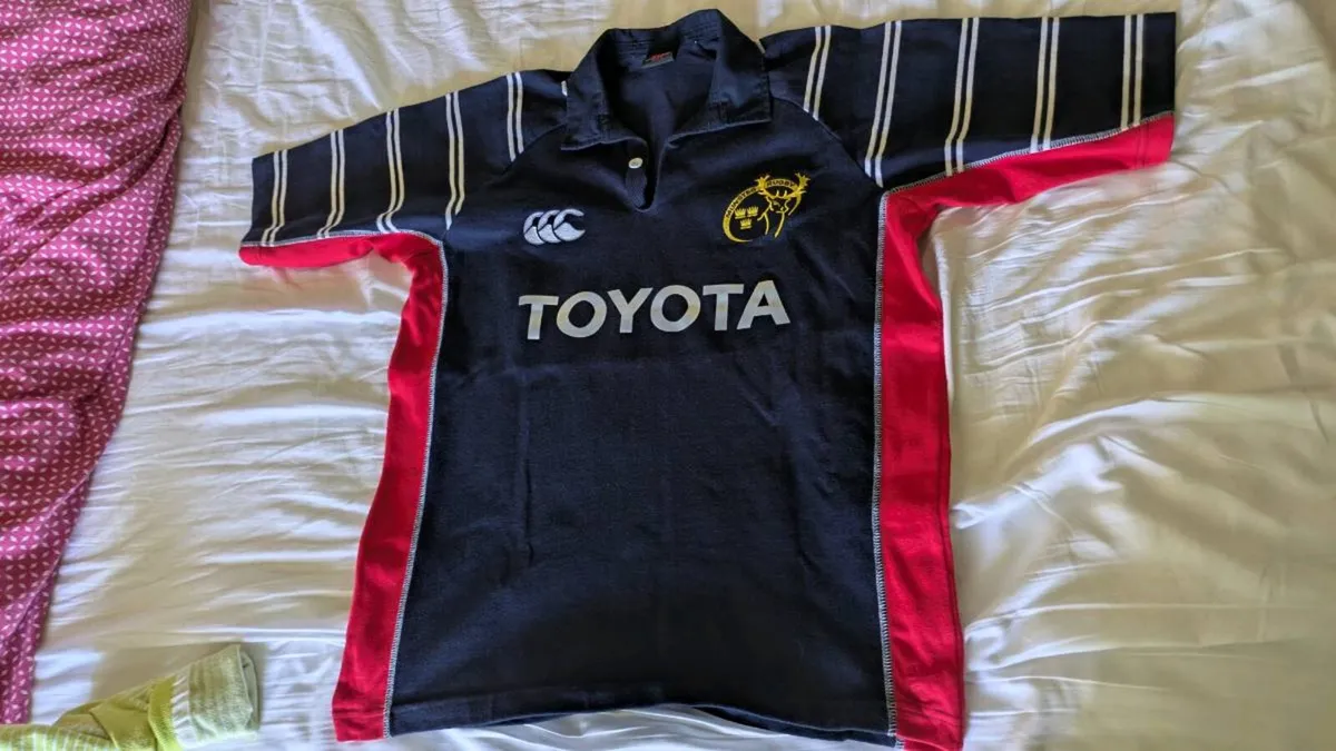 Munster Jersey 05-06 - Image 1