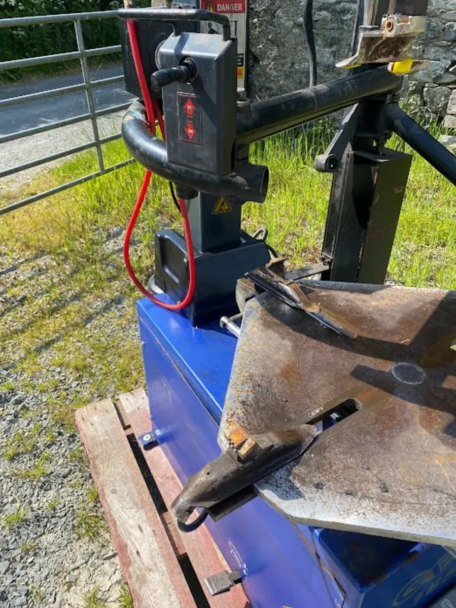 Tyre Changer - Image 3