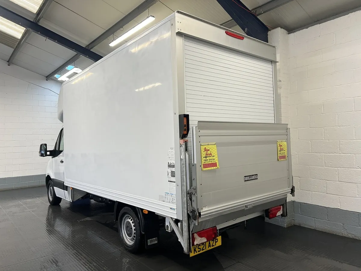 2021 Mercedes-Benz Sprinter Luton Box Van - Image 4