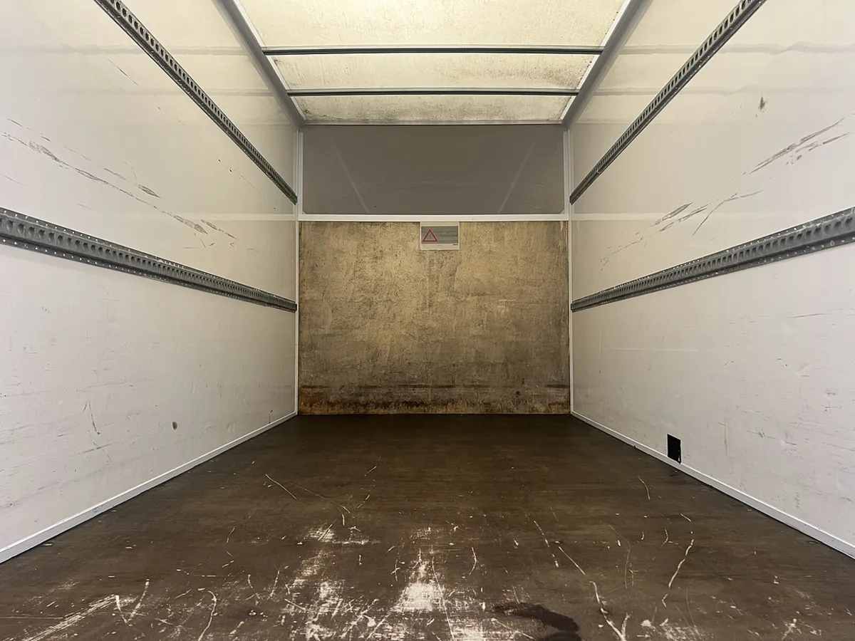 2021 Mercedes-Benz Sprinter Luton Box Van - Image 3