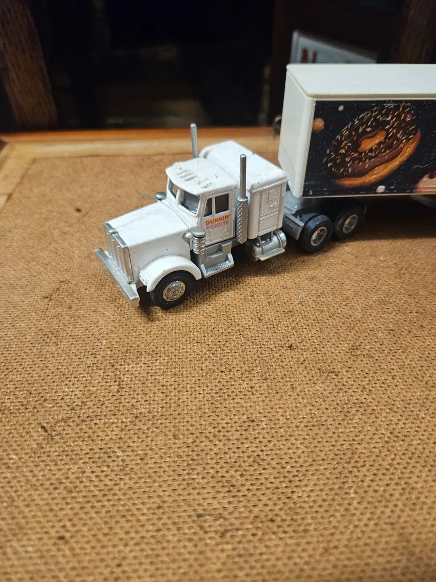 Corgi Dunkin Donuts Truck and Trailer - Image 3