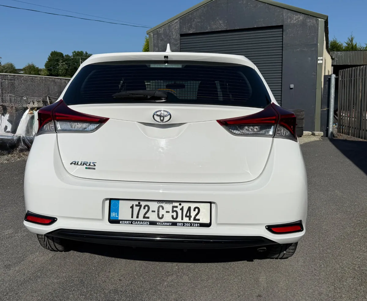 2017 Toyota Auris 1.4 diesel 1 owner - Image 4