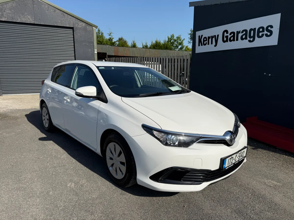 2017 Toyota Auris 1.4 diesel 1 owner - Image 1