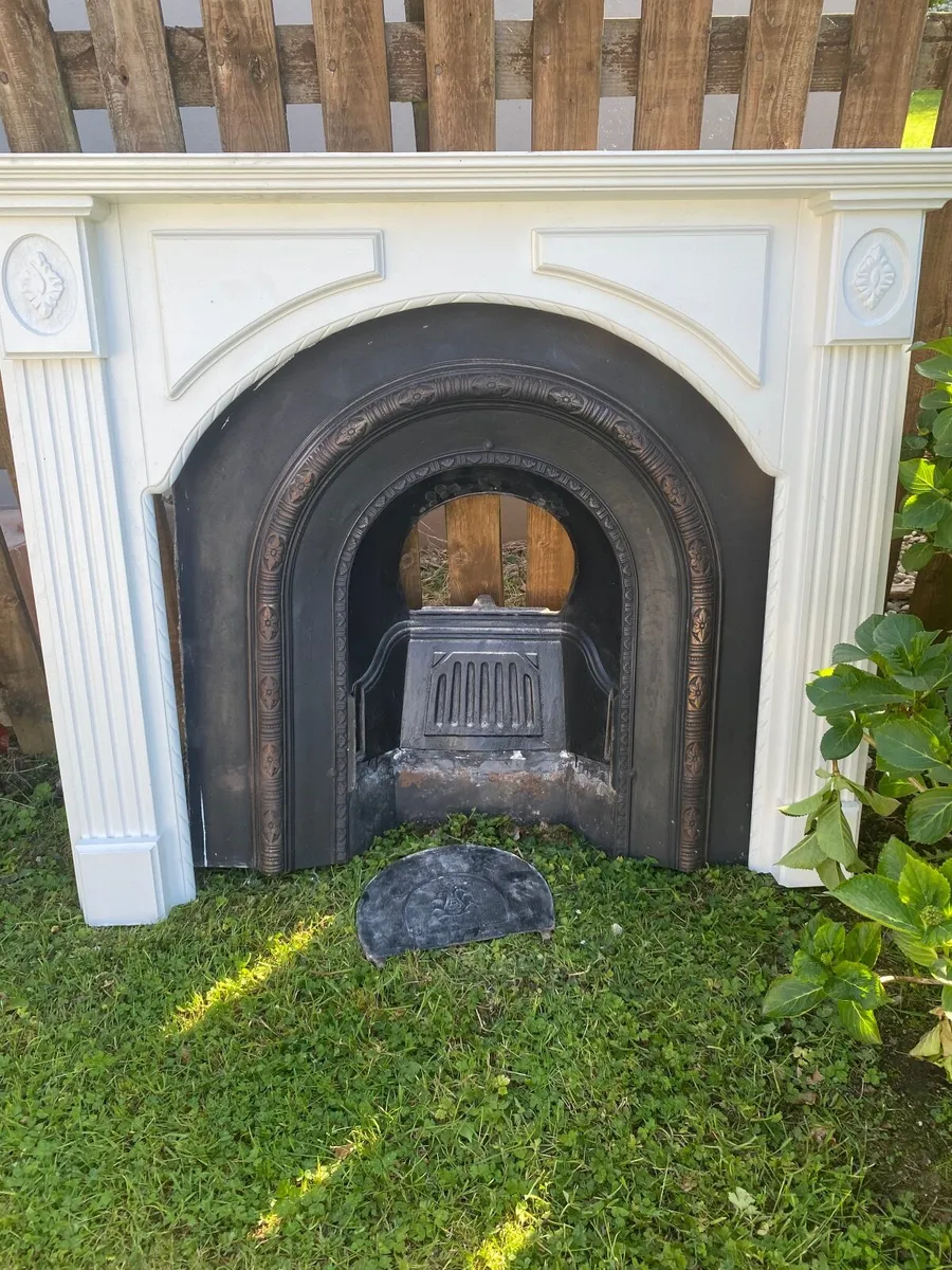 Fire Place with full surround - Image 2