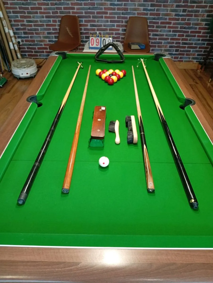 Walnut 7'supreme winner pool table - Image 1