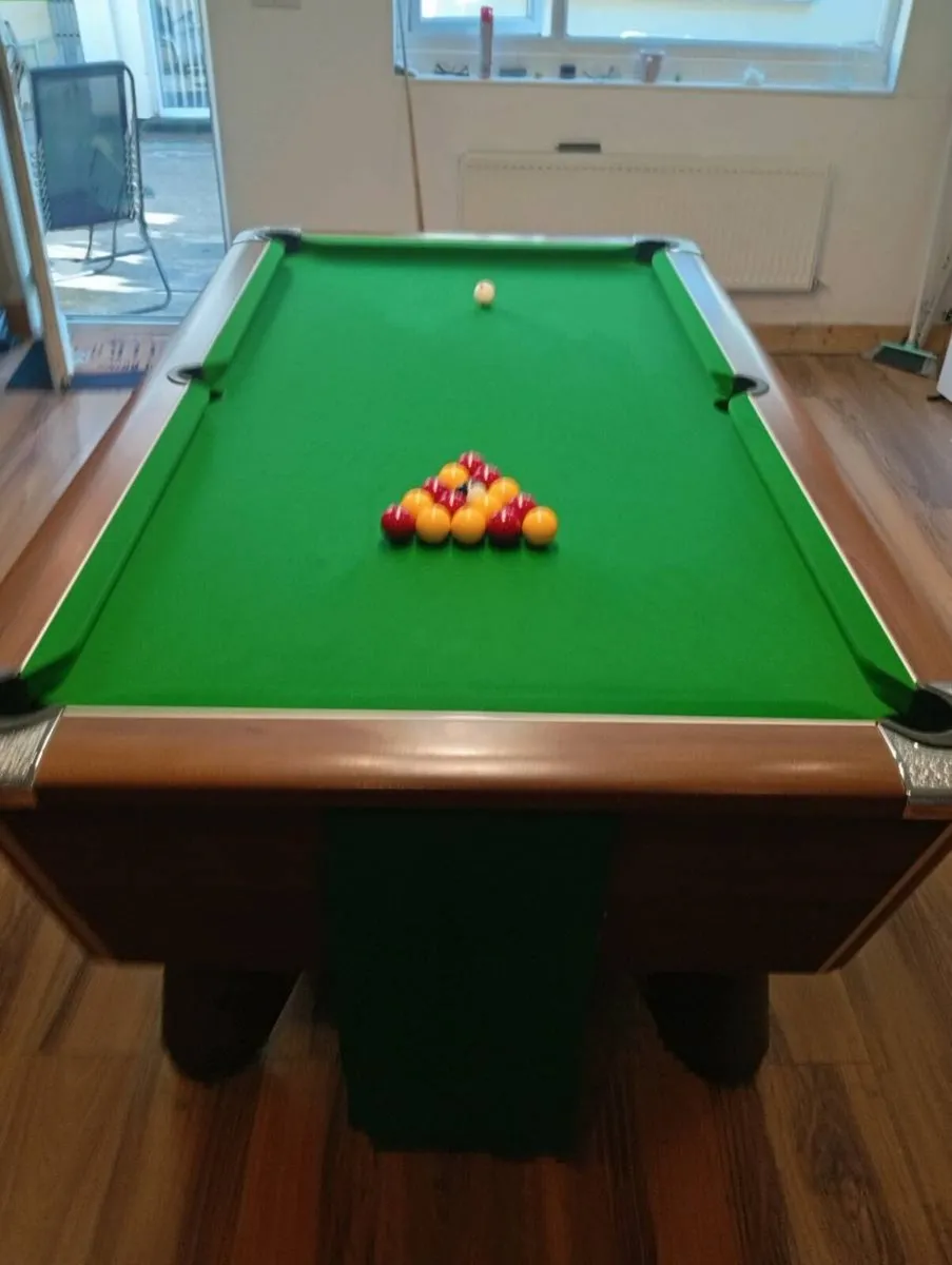 Walnut 7'supreme winner pool table - Image 1