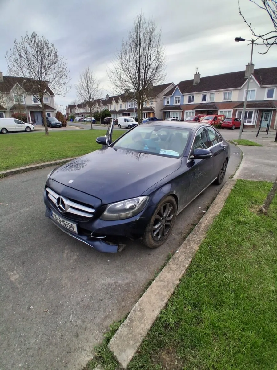 Mercedes Benz C200 - Image 2