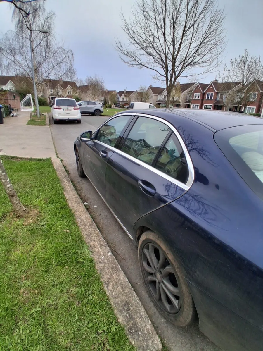 Mercedes Benz C200 - Image 4