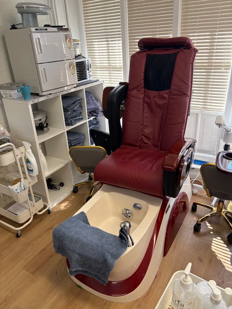 Massage chair for pedicure - Image 1