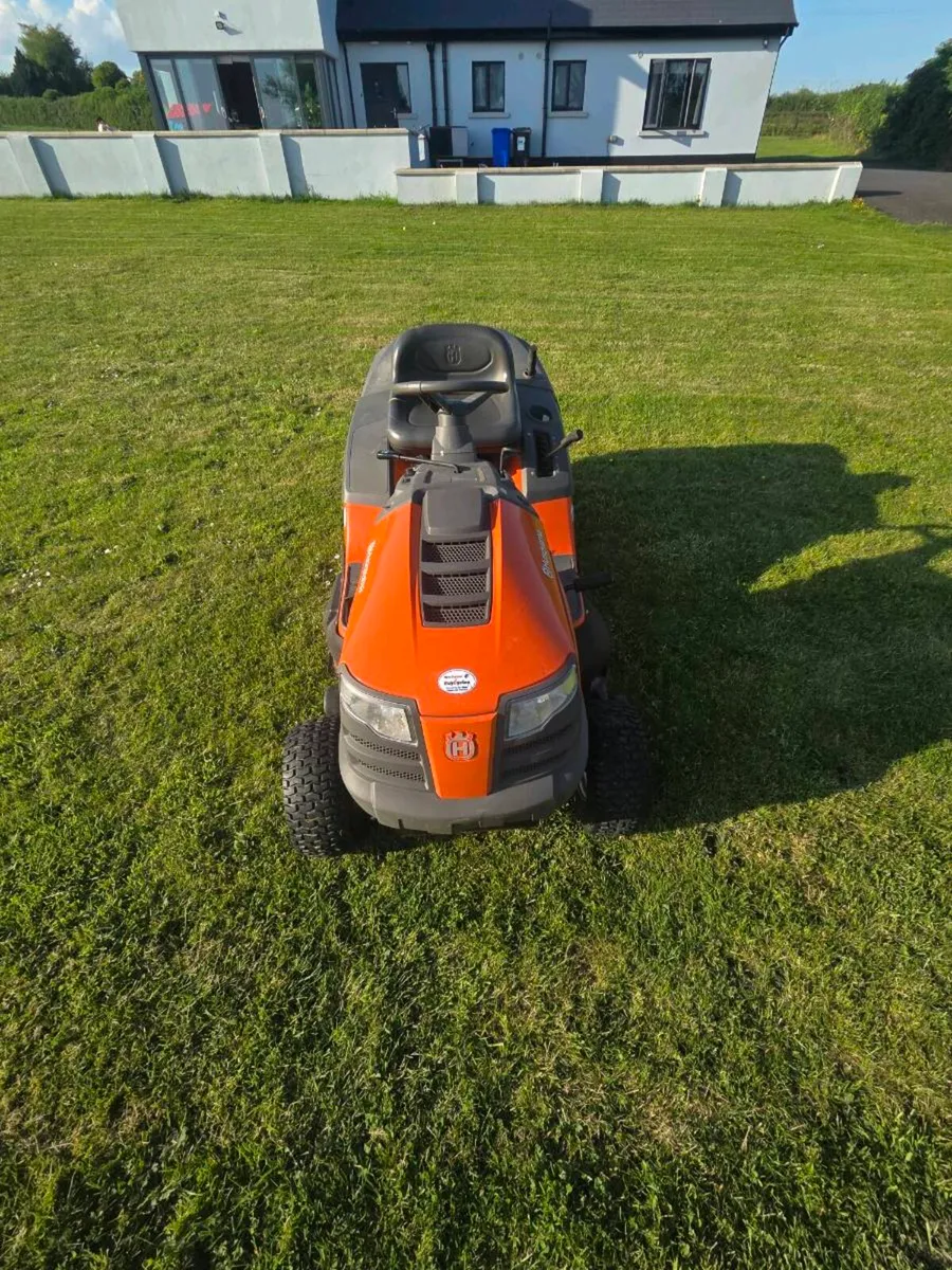 Ride on mower - Image 1