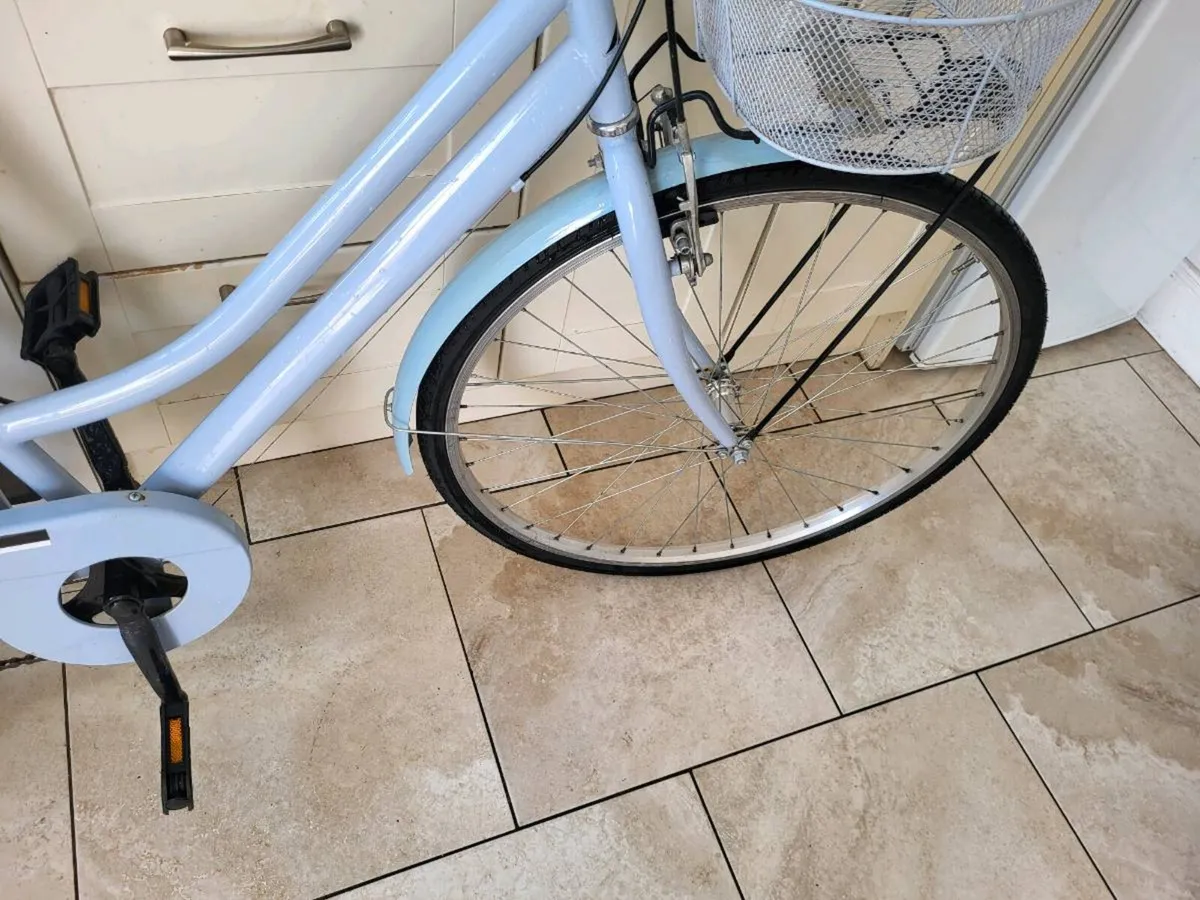 Ladies bike excellent condition - Image 4