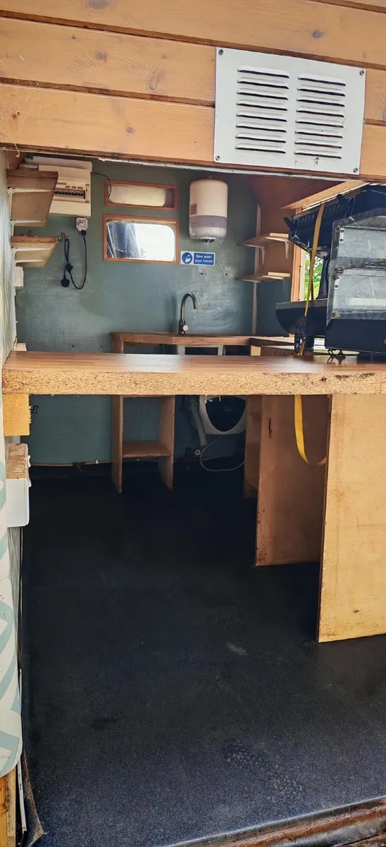 Coffee Horsebox - Image 3