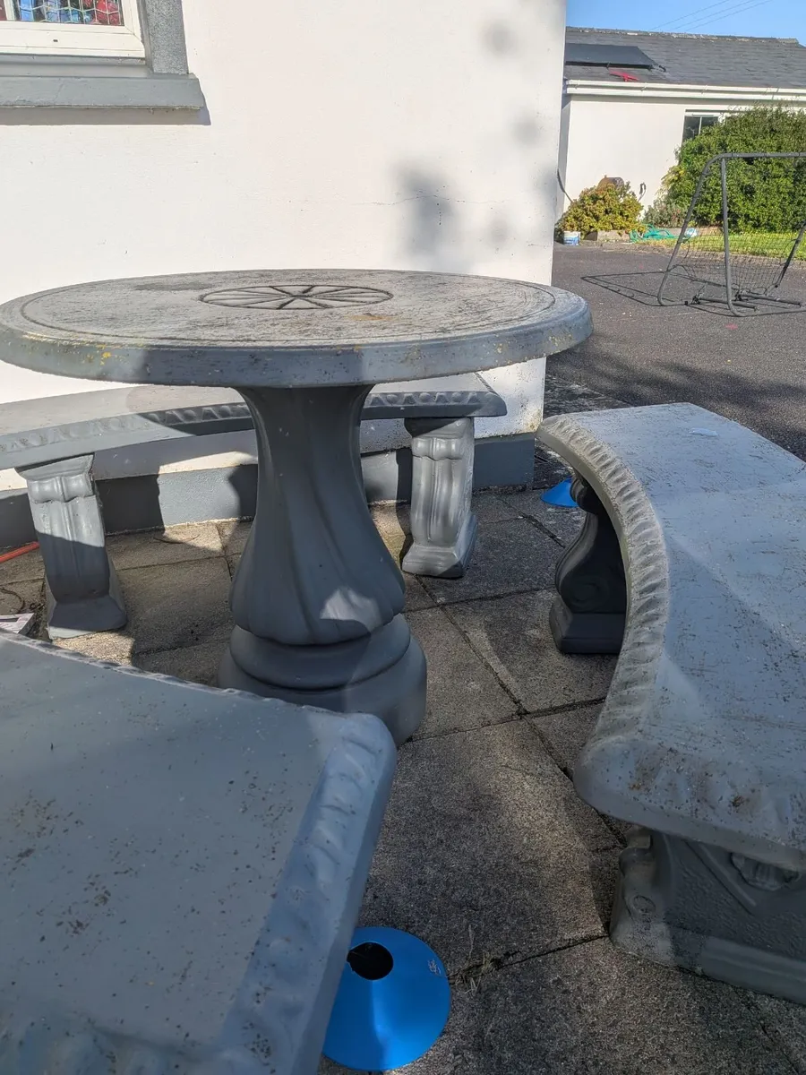 Stone cast garden table and 3 benches - Image 1