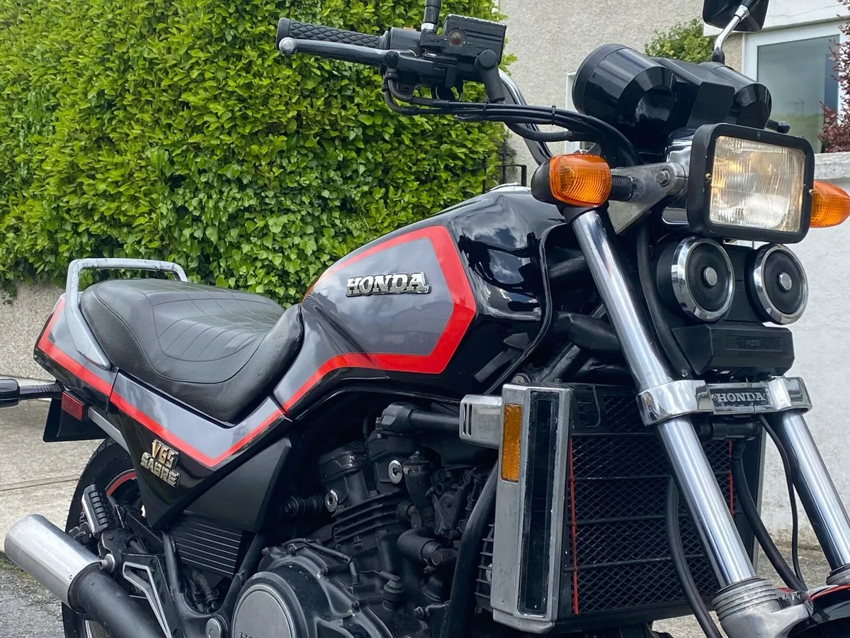 1987 Honda Sabre 1100 V65 - Image 3