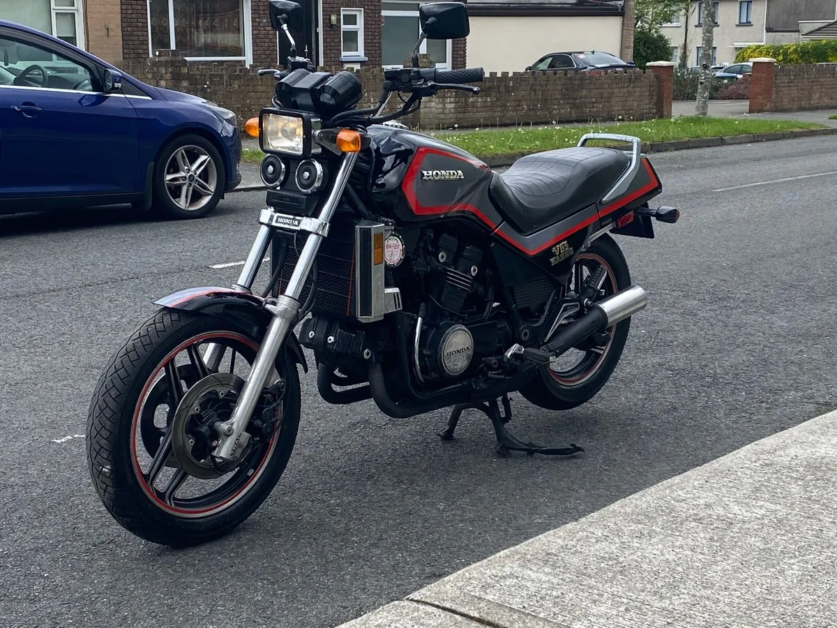 1987 Honda Sabre 1100 V65 - Image 4