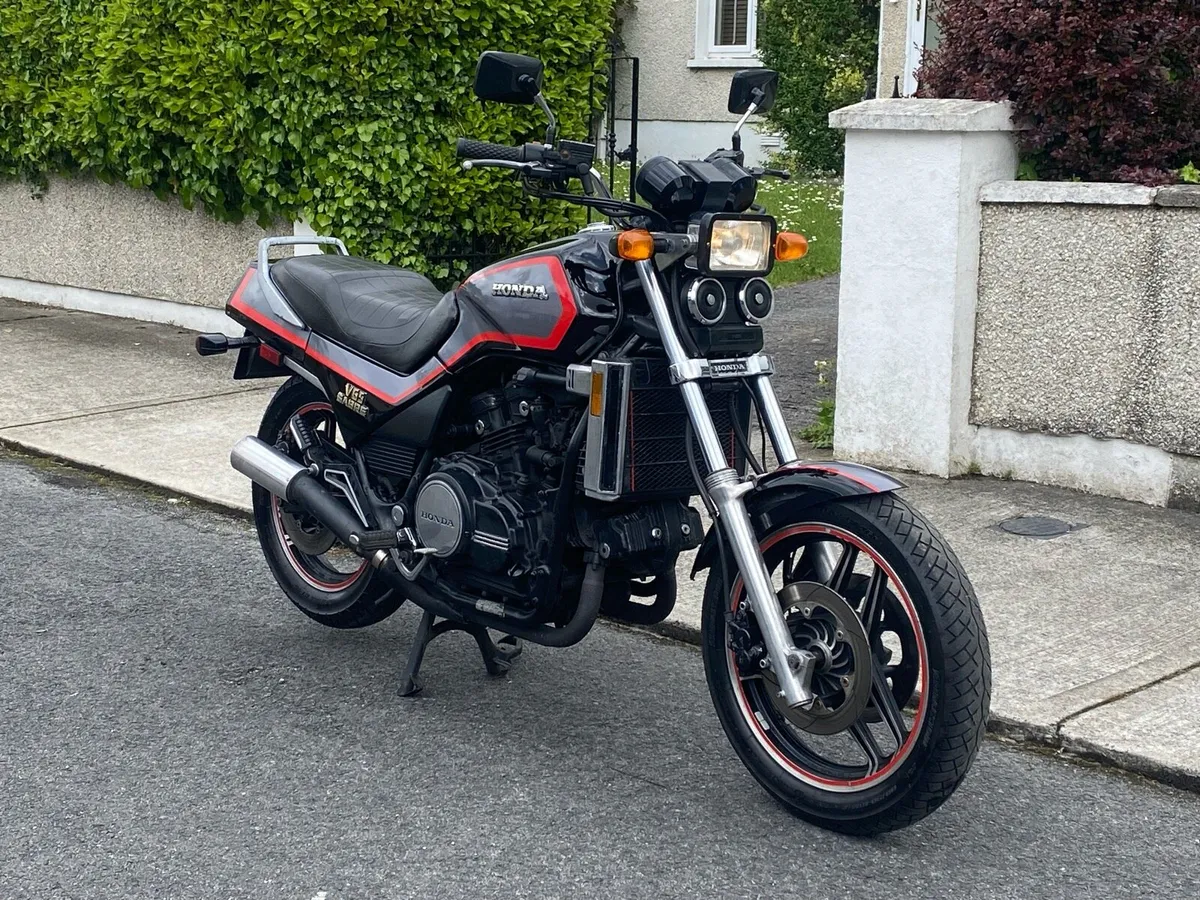 1987 Honda Sabre 1100 V65 - Image 1