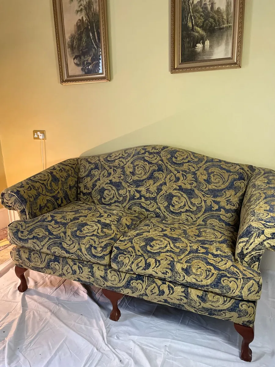 Traditional Two-Seater Sofa in Blue & Gold Damask - Image 2