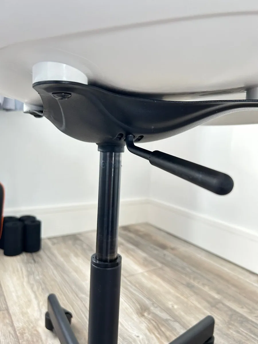 Office chair - Image 3