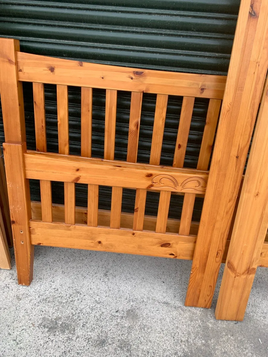 King size bed - Image 2