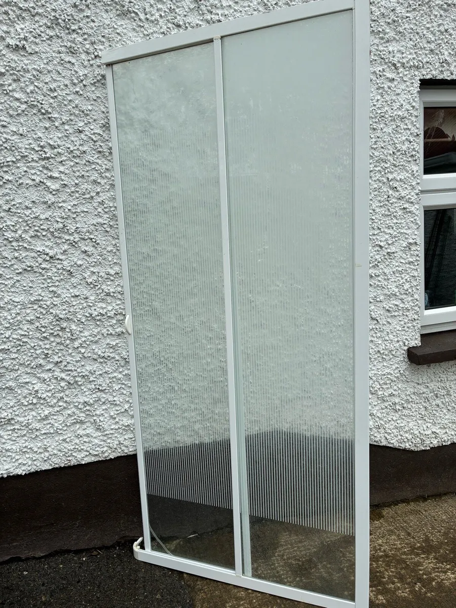 Shower tray and surround - Image 2
