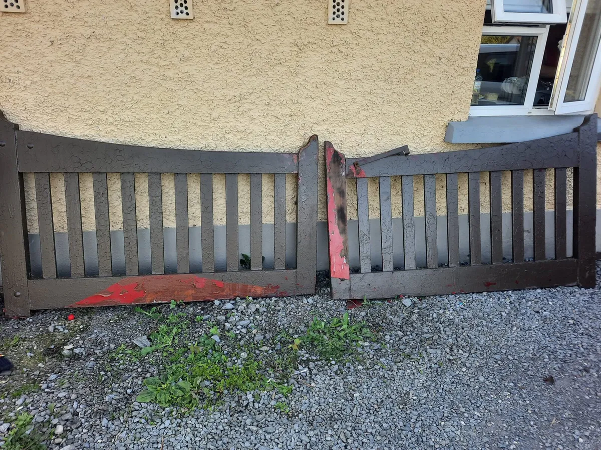 Teak Gates - Image 1