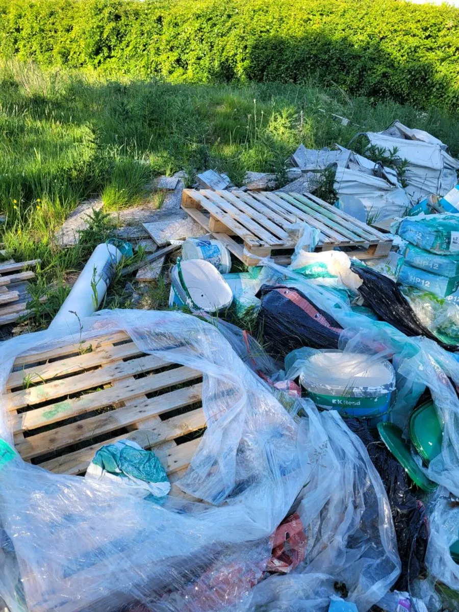 Pallets/firewood free to take away - Image 3