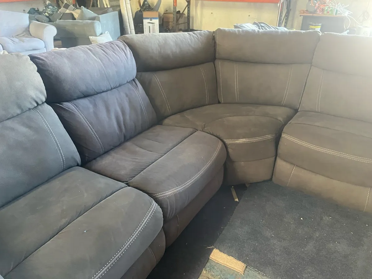 Grey corner recliner electric couch - Image 4