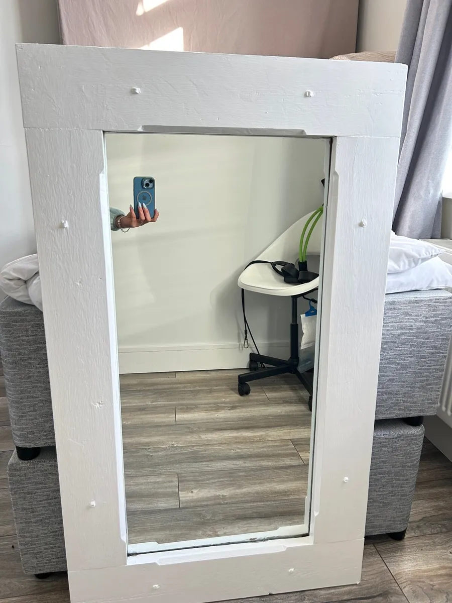 House mirror - Image 1