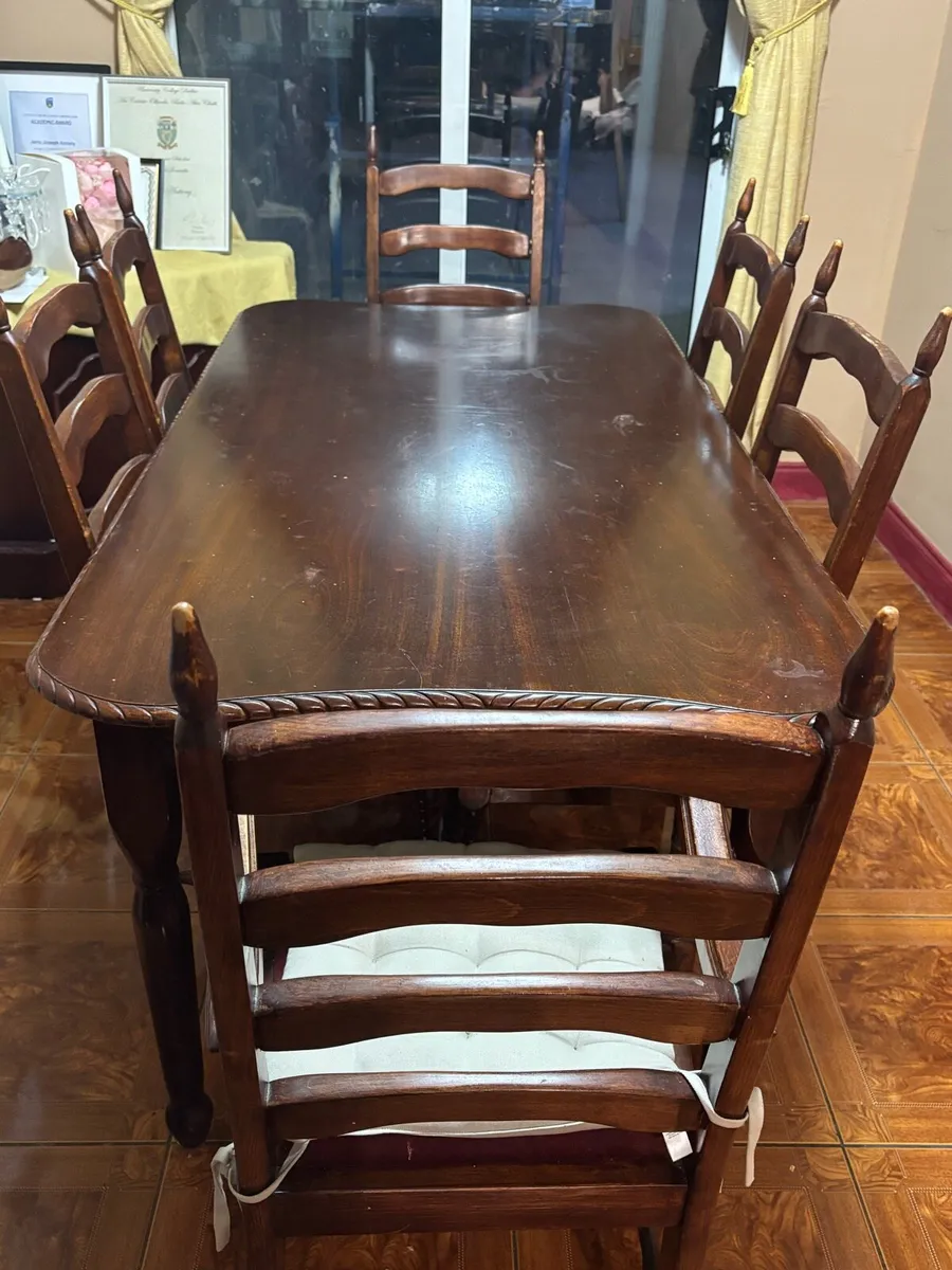 Dinning table with 6 Chairs - Image 1