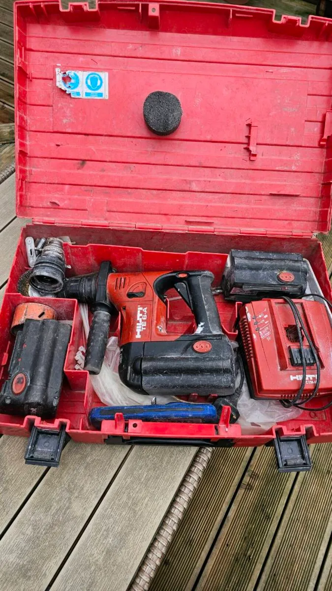 Drills, 2 x Hilti, 1 x Makita - Image 1