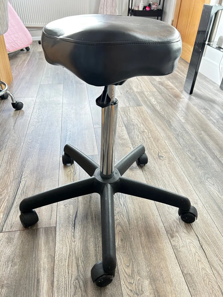 Saddle stool - Image 1