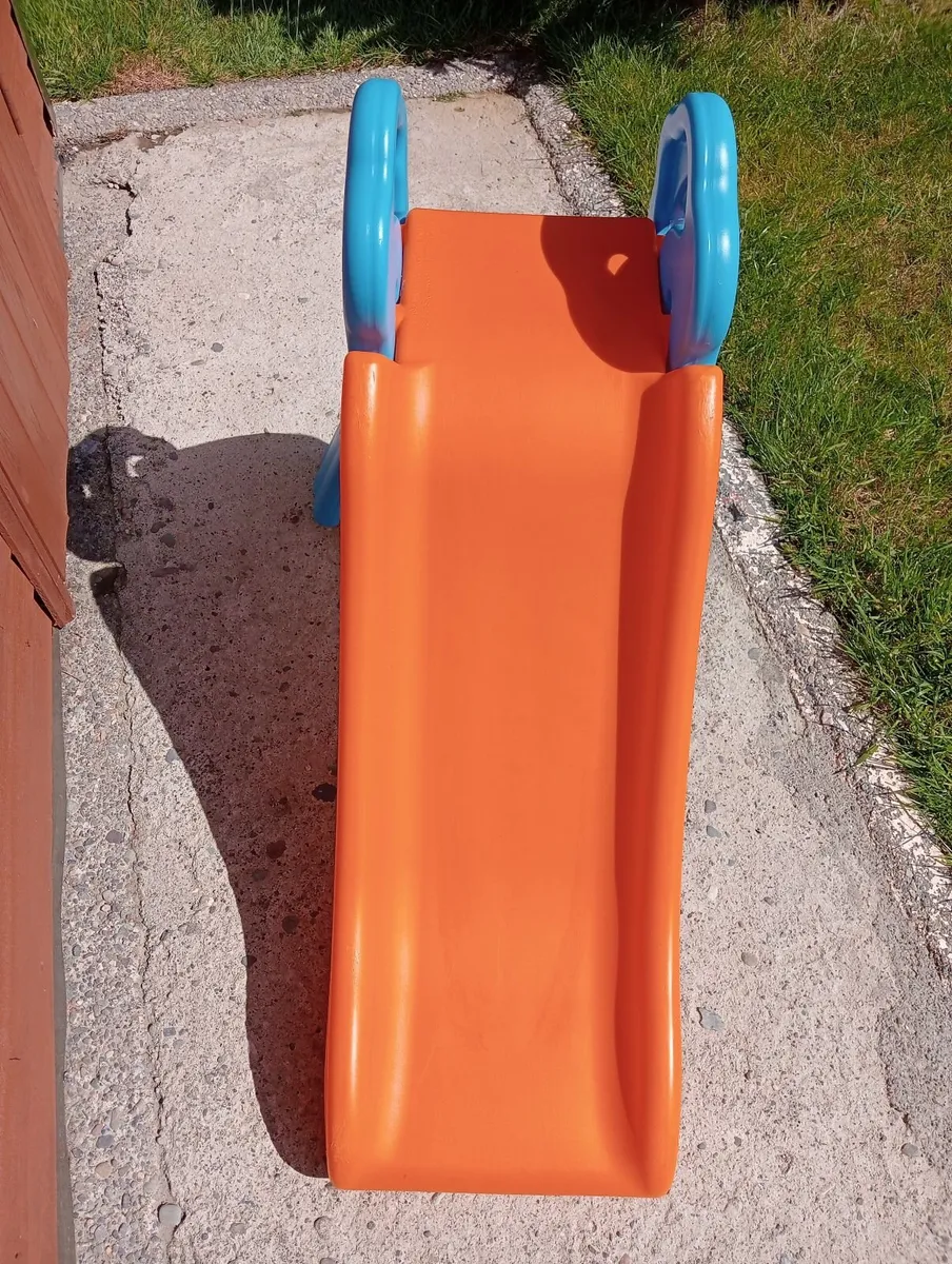 Slide & rocking caterpillar - Image 1