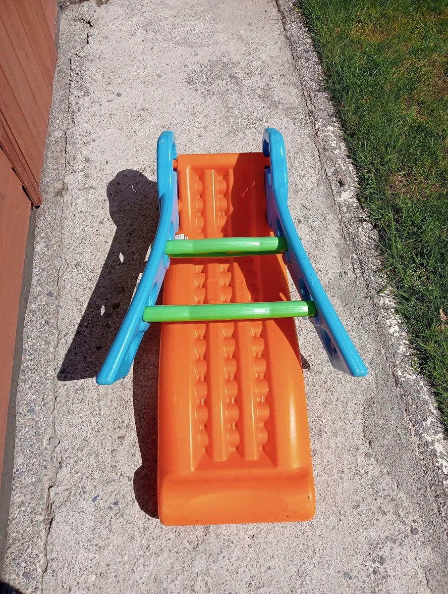 Slide & rocking caterpillar - Image 4