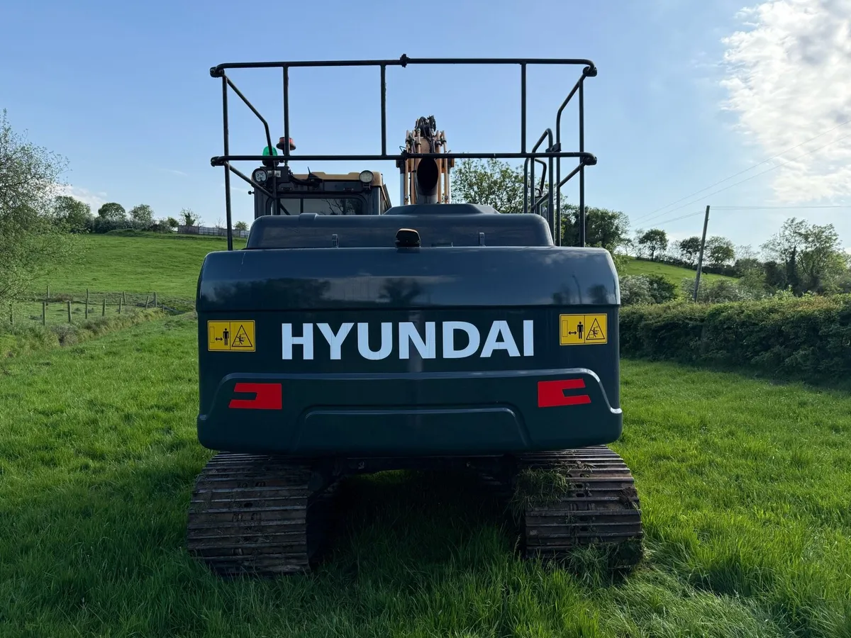 Hyundai HX140L - Image 4