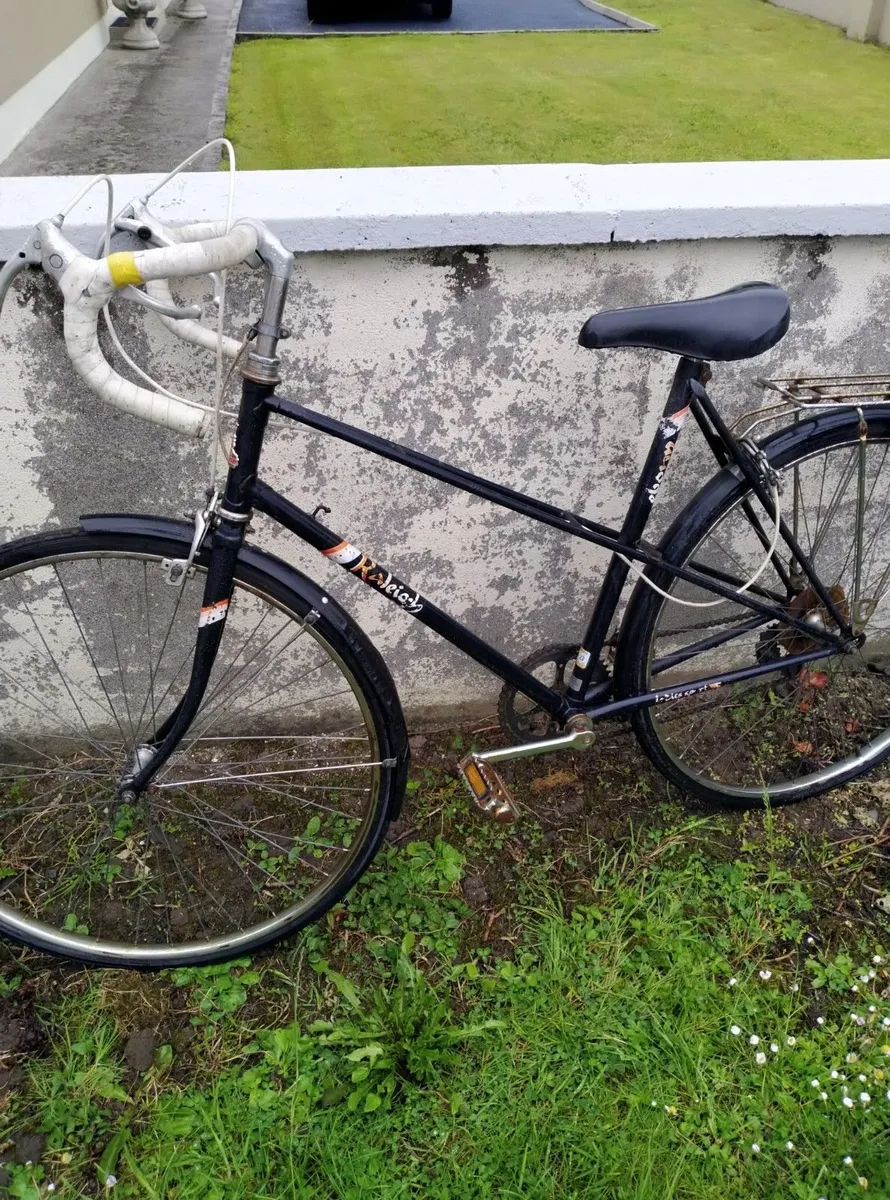 Vintage Raleigh Bike - Image 2