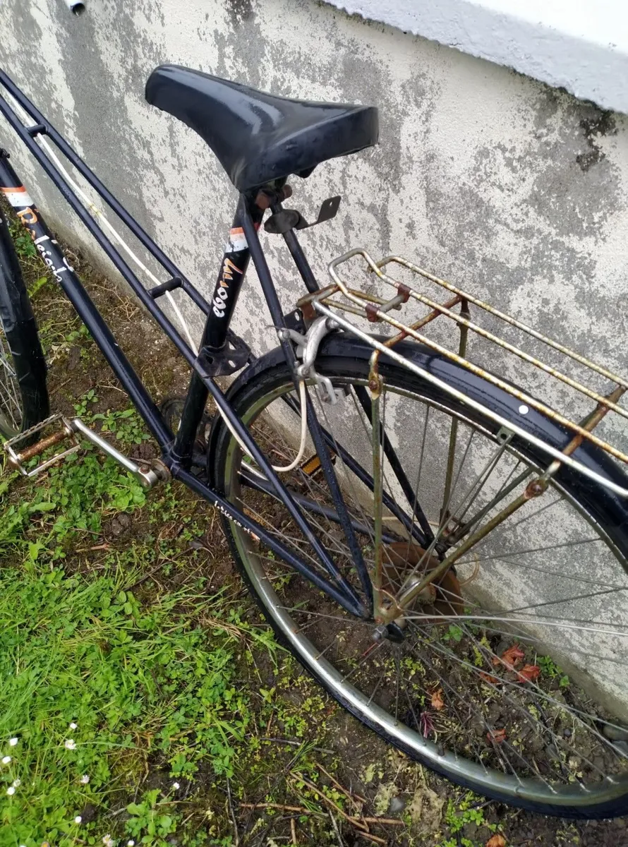 Vintage Raleigh Bike - Image 4