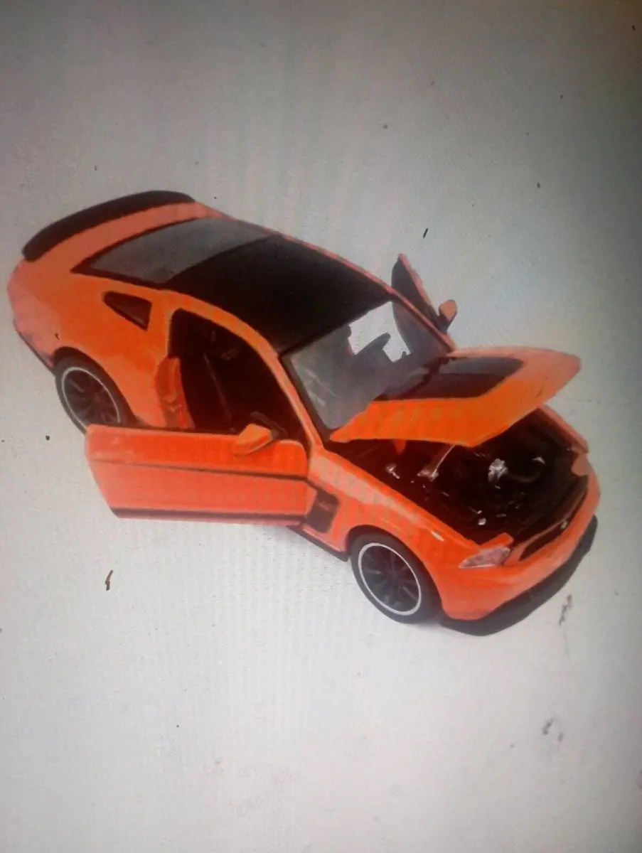 MAIISTO  FORD MUSTANG BOSS 1-24 SCALE DIE-CAST CAR - Image 4
