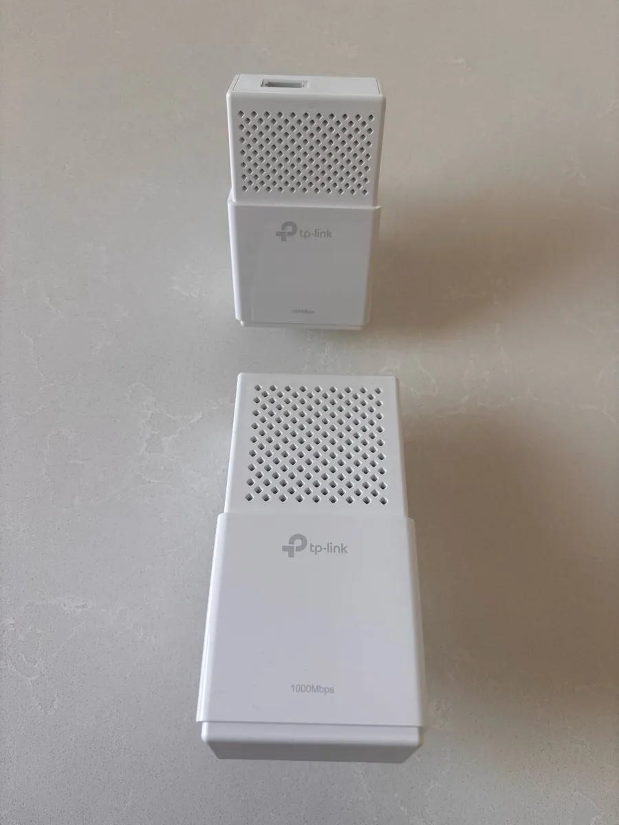 TP-Link AV1000 Gigabit Powerline Wi-Fi Extender - Image 2