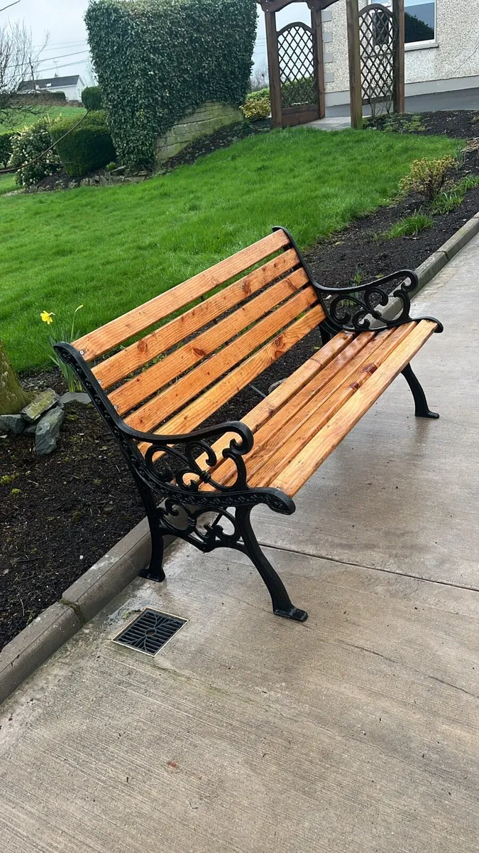 Cast iron ended garden benches - Image 4